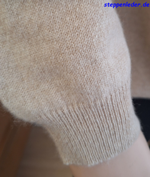 Strickpullover aus 100% Kaschmir in der Farbe beige  Größe L