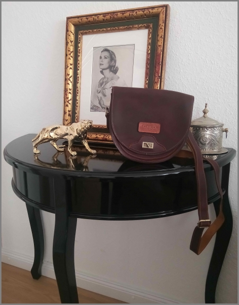 Damenhandtasche im Retro-Style (Satteltasche) aus fein gegerbten Leder rotbraun